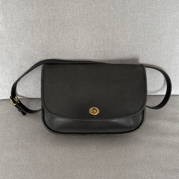 Coach Handbags - Vintage Coach Glove Tan Leather Crossbody Bag | NYC Made | Classic Turnlock